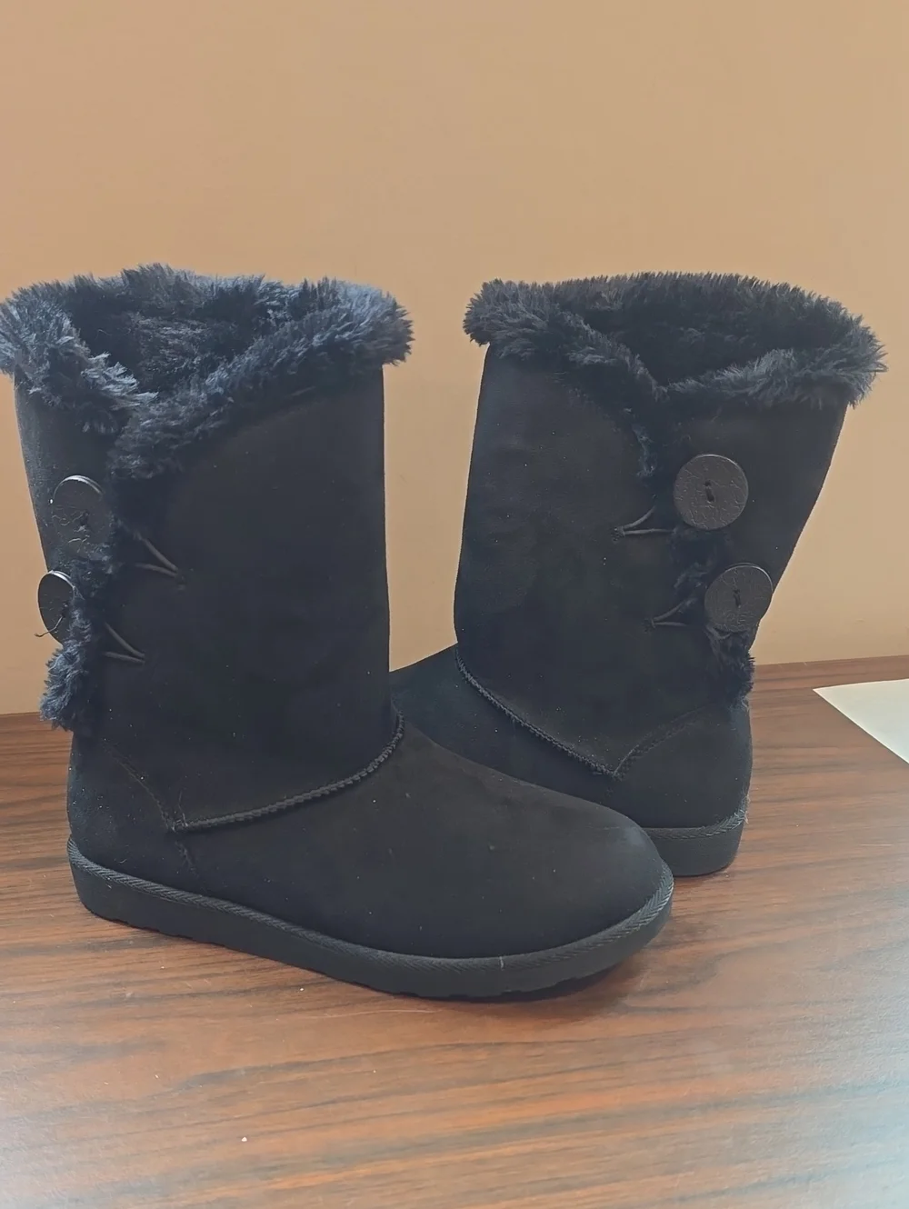 SO Black Faux Fur Button-Detail Women’s Winter Boots